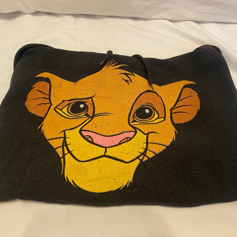 Simba graphic black hoodie. NO POCKET